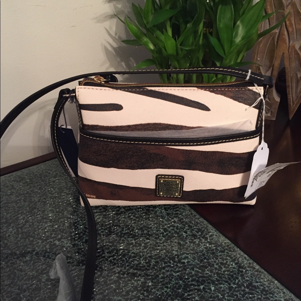 Small Dooney & Bourke crossbody